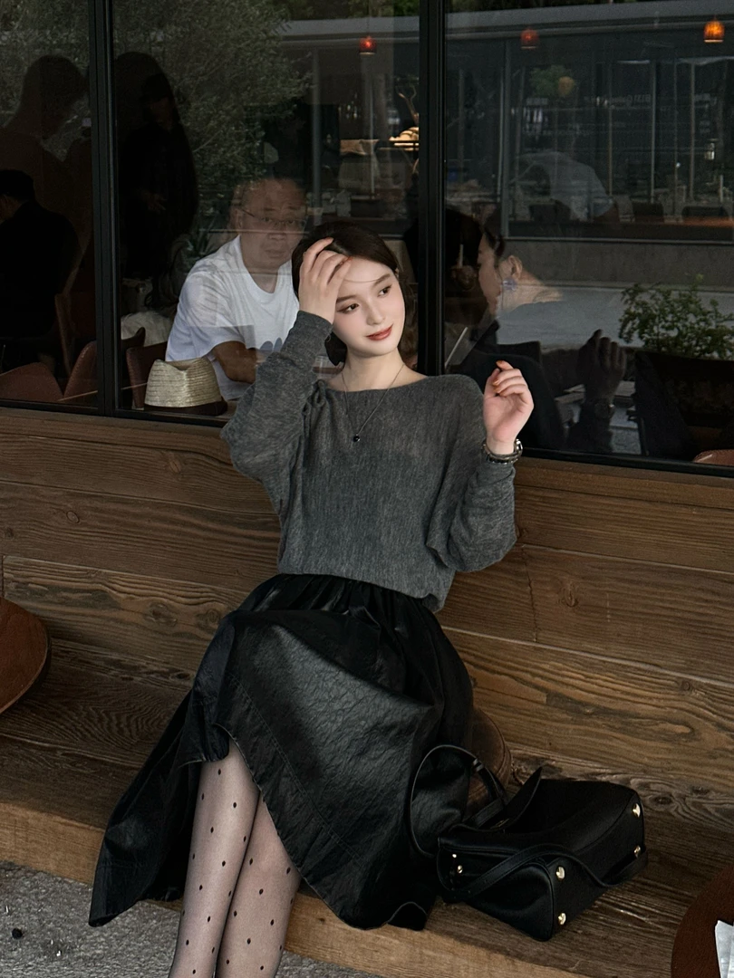 R123292W纯色蝙蝠袖针织休闲风秋季女常规款毛针织衫短款长袖