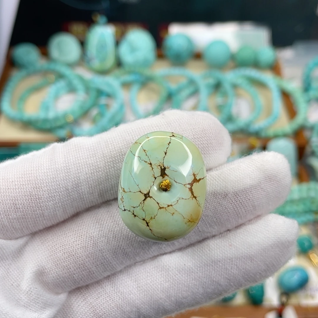 绿松石未镶嵌挂件