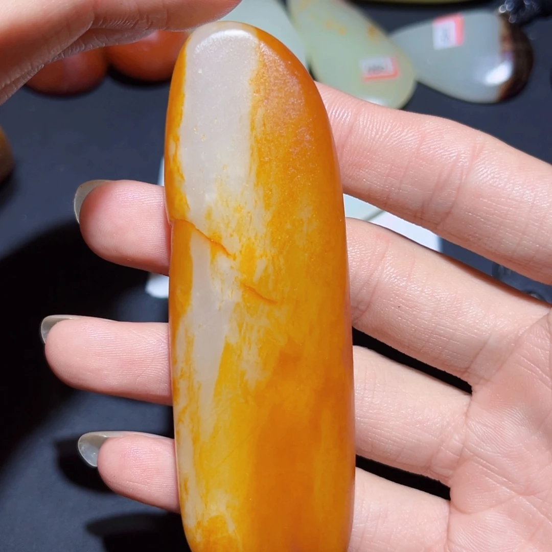 和田玉未镶嵌珠宝奇石