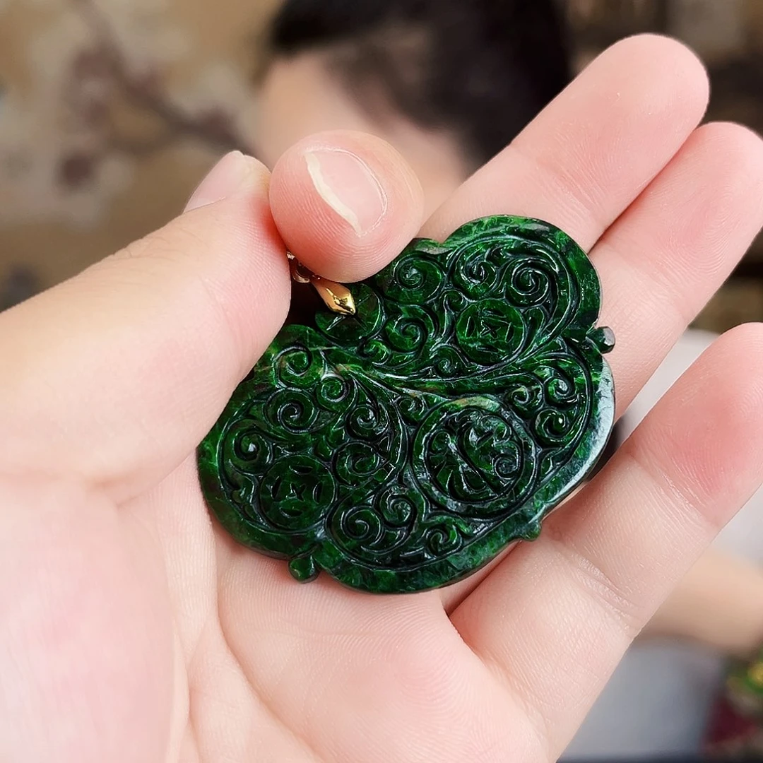 翡翠未镶嵌颈饰吊坠