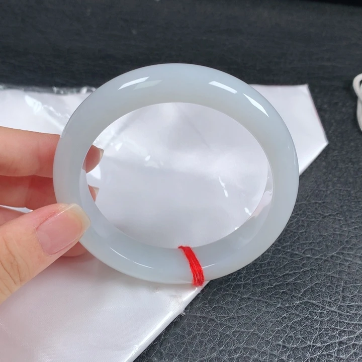 未镶嵌手镯翡翠。。