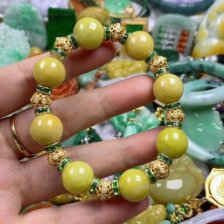 翡翠吊坠(赠链)未镶嵌