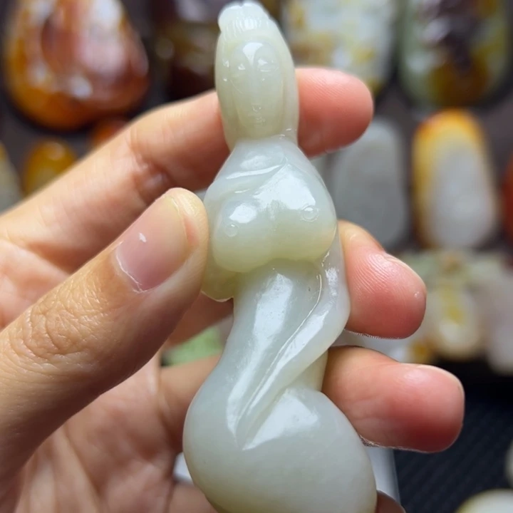 和田玉未镶嵌颈饰