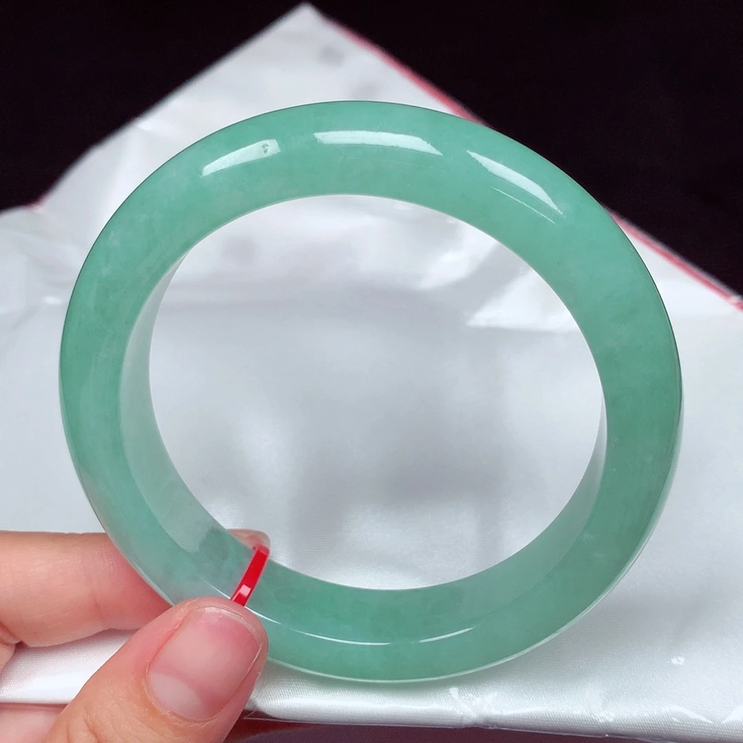 翡翠未镶嵌手镯正圈58