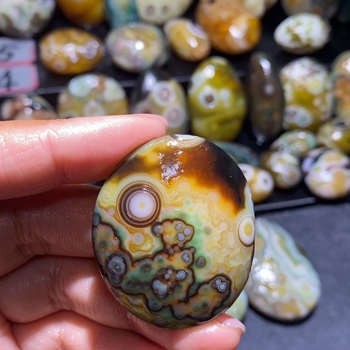 玛瑙/玉髓未镶嵌珠宝奇石158