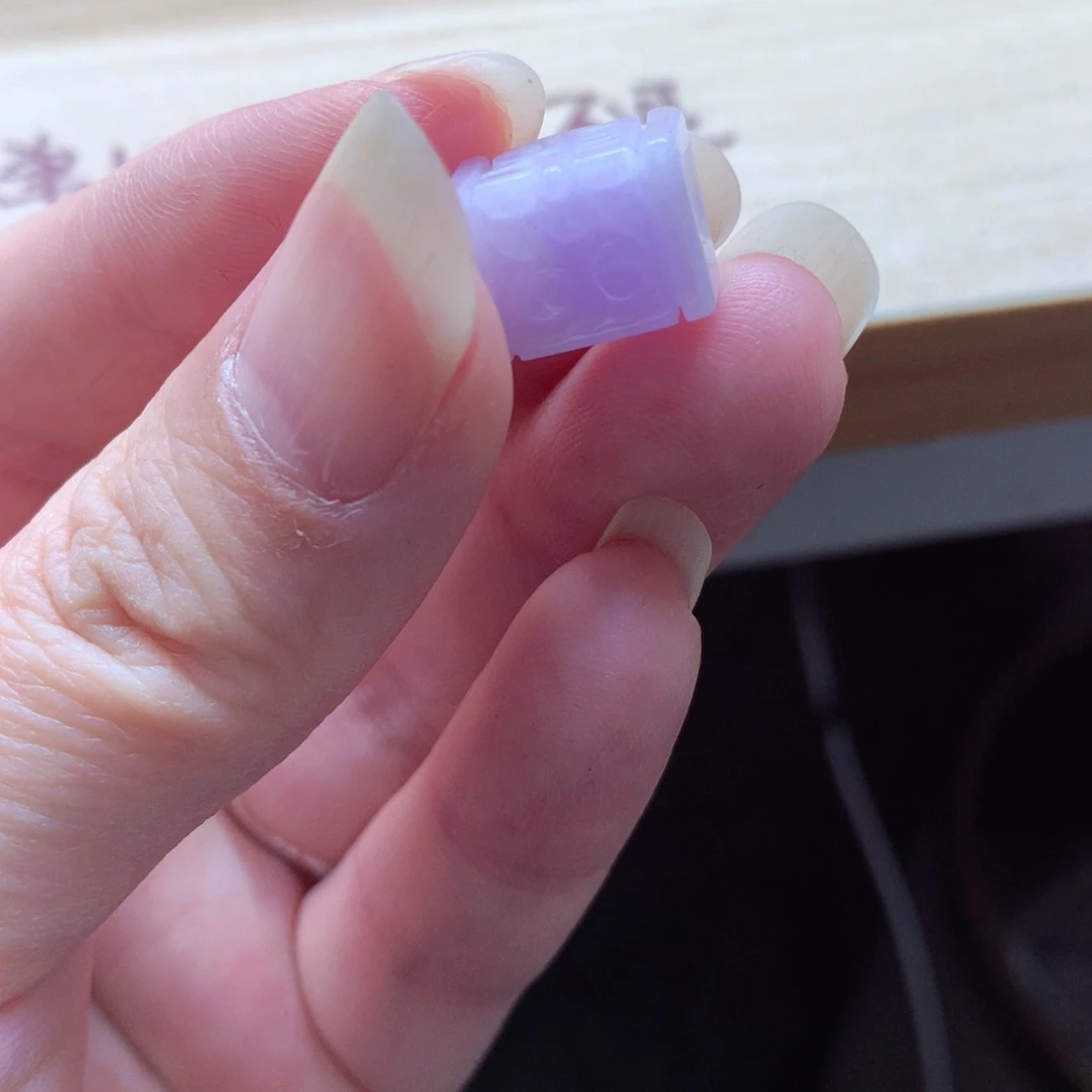 翡翠颈饰未镶嵌吊坠