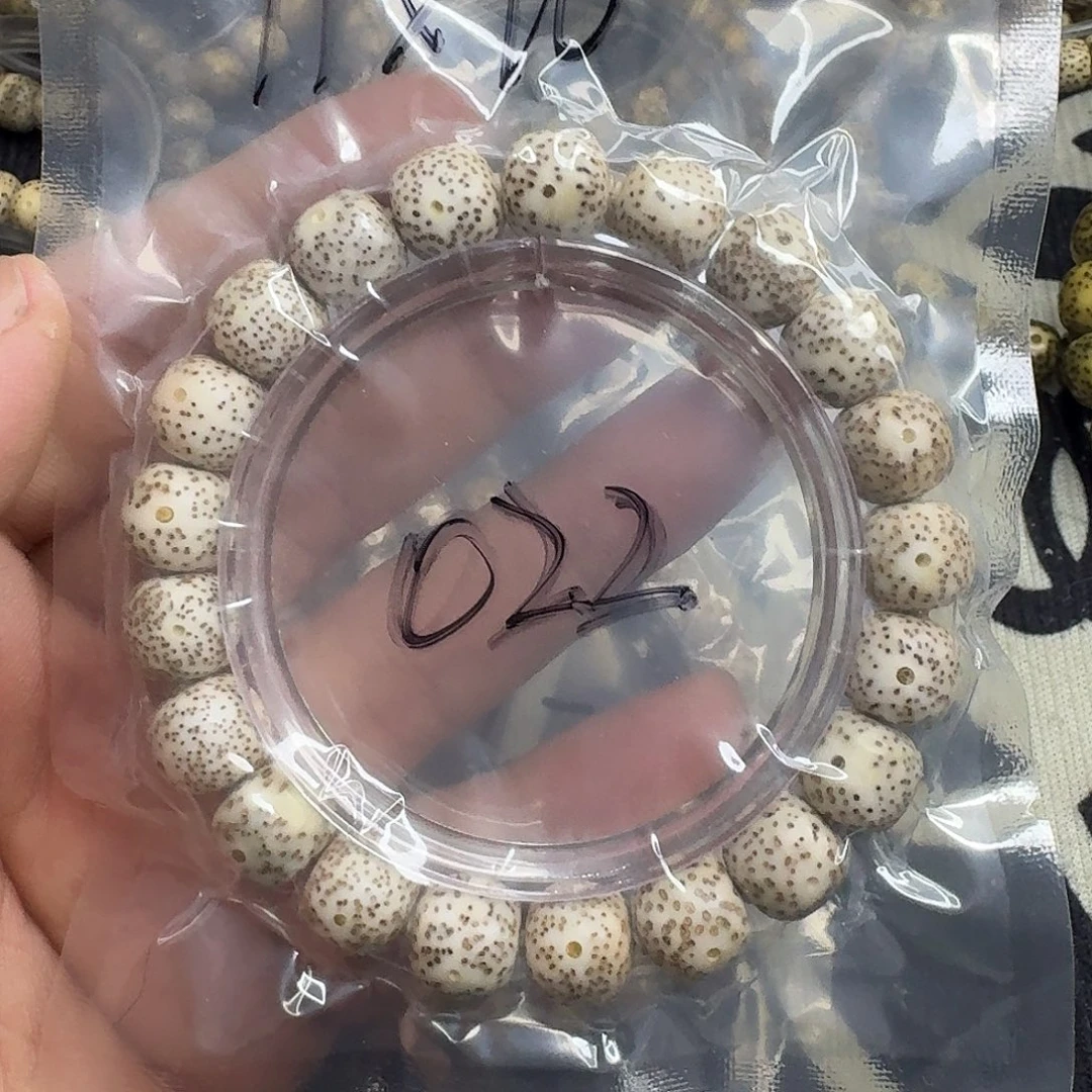 星月菩提手串骨瓷白走色022