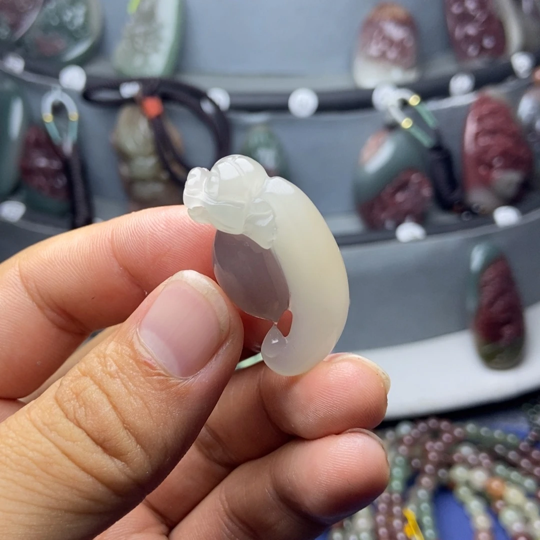 有***6玛瑙/玉髓未镶嵌颈饰