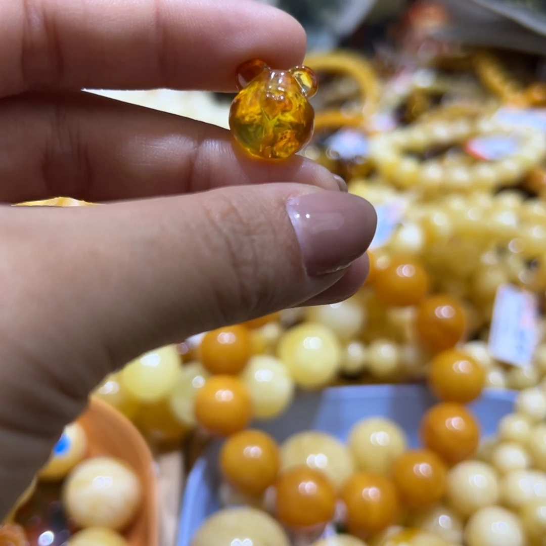 琥珀珠宝奇石未镶嵌
