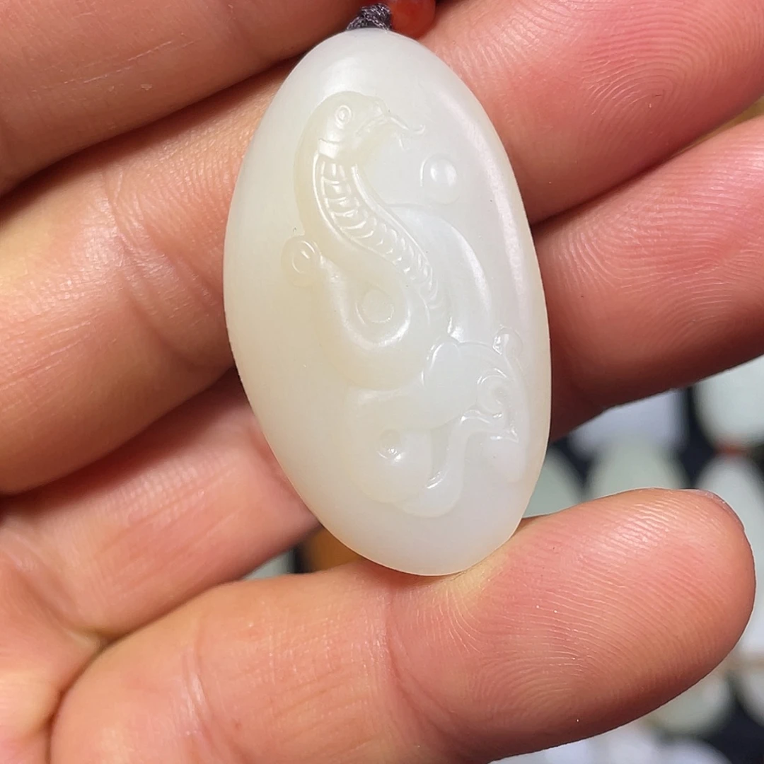 和田玉未镶嵌颈饰吊坠