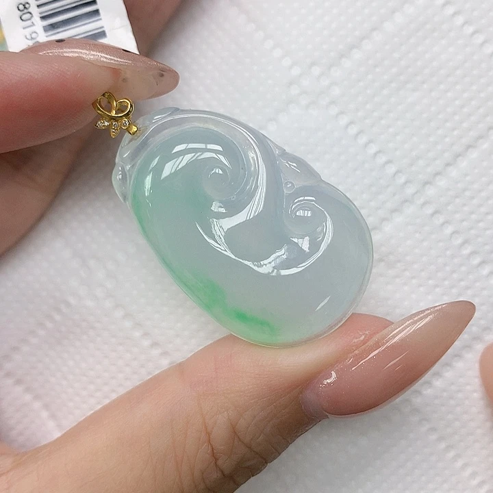 颈饰18K金镶嵌翡翠