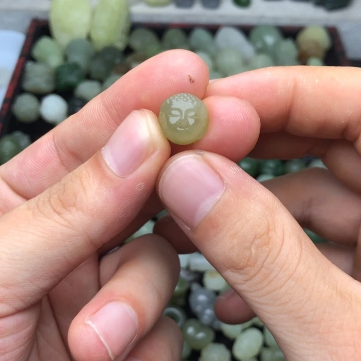 【闪购商品】和田玉未镶嵌颈饰?****夹