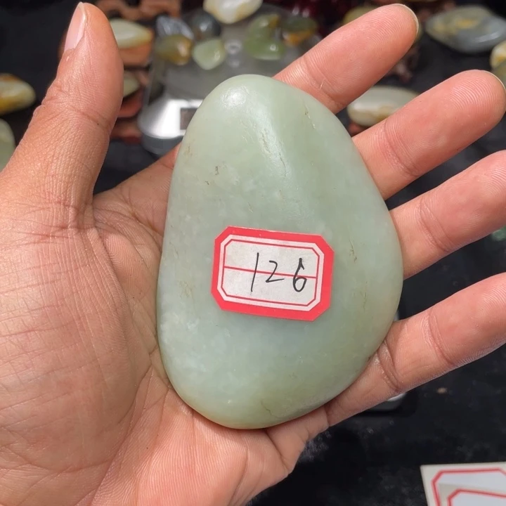 颈饰未镶嵌和田玉一****牙126