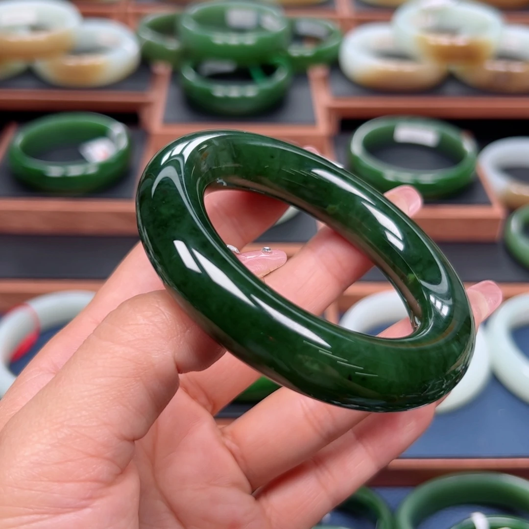 未镶嵌手镯和田玉（碧玉）