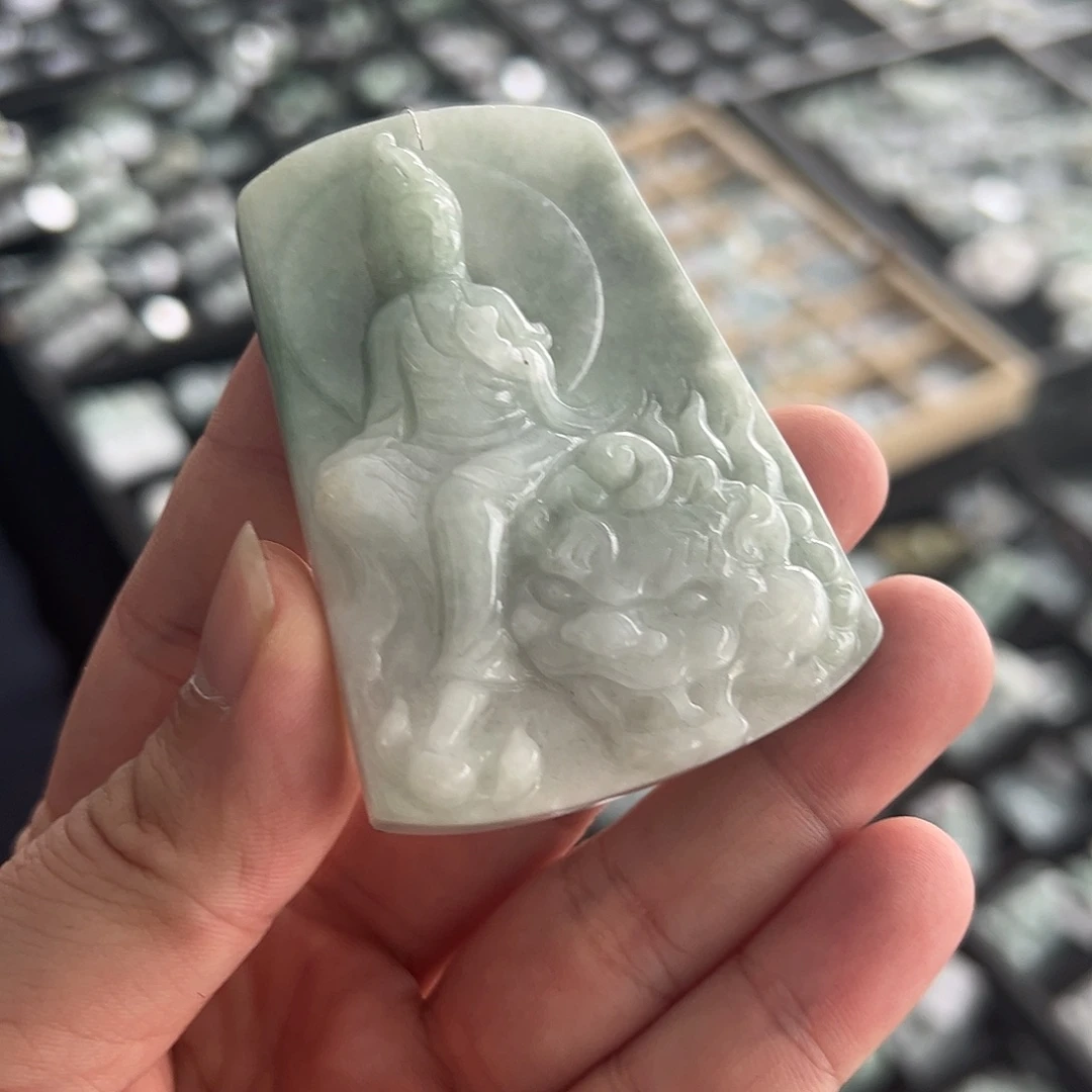 翡翠未镶嵌颈饰文殊