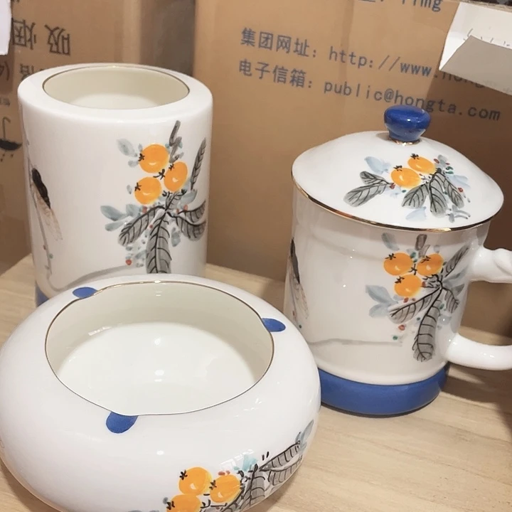 手绘精品办公3件套。