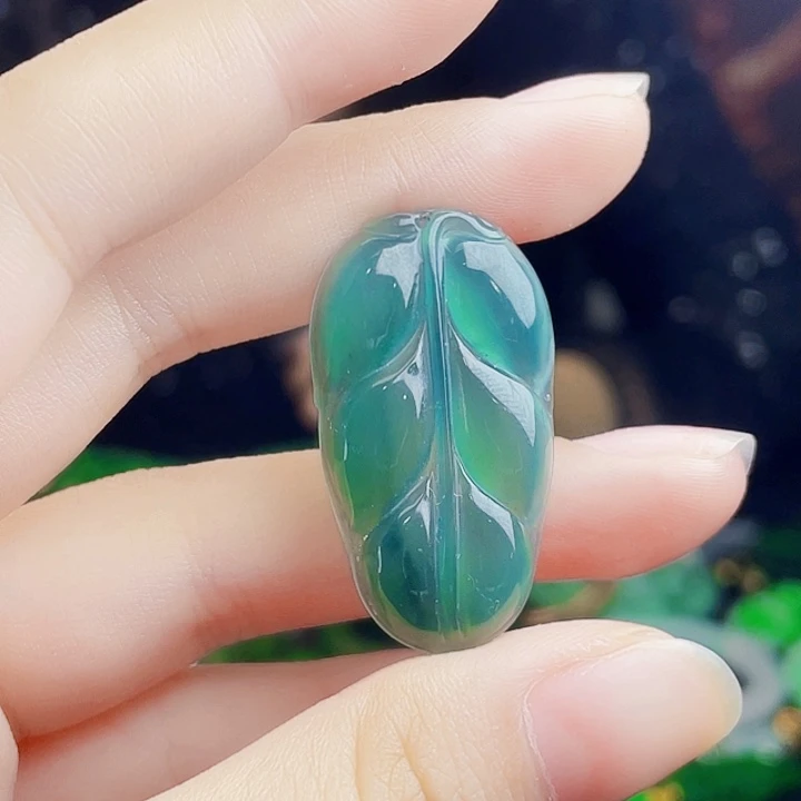 颈饰未镶嵌翡翠多样性