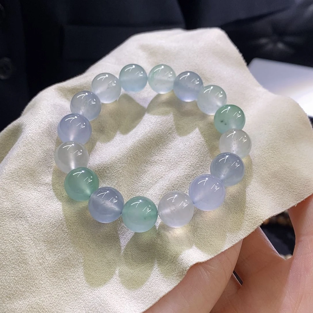 未镶嵌挂件翡翠大卡