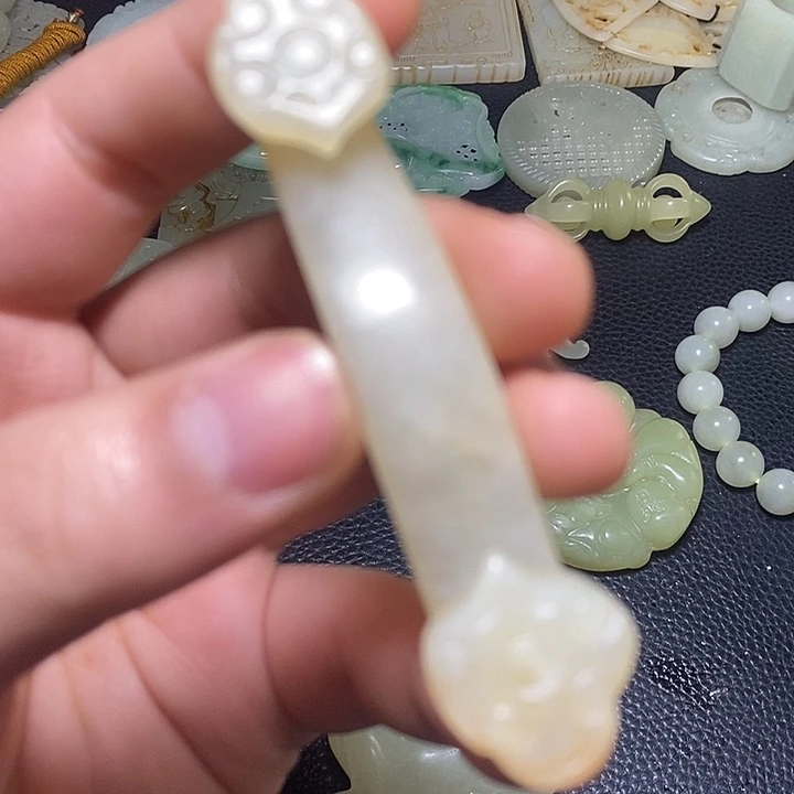 和田玉（糖玉）未镶嵌颈饰