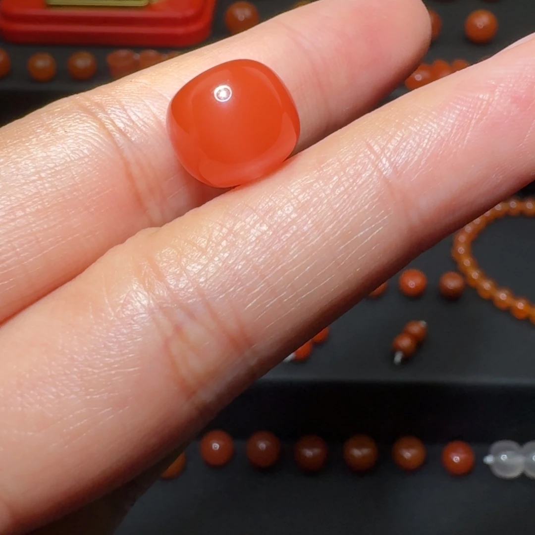 南红玛瑙未镶嵌樱桃红老形微纹12×11