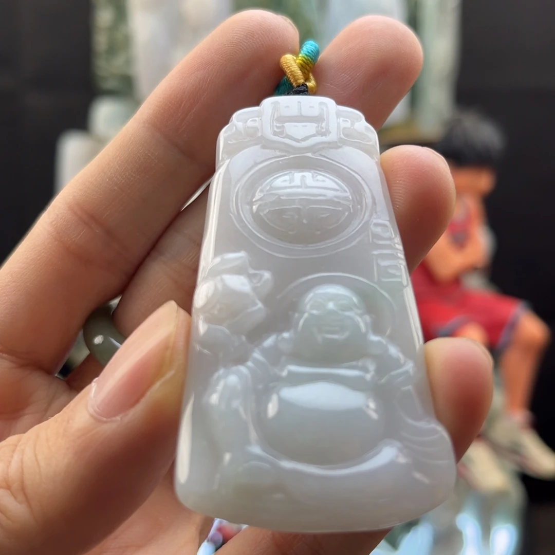 翡翠未镶嵌颈饰佛公