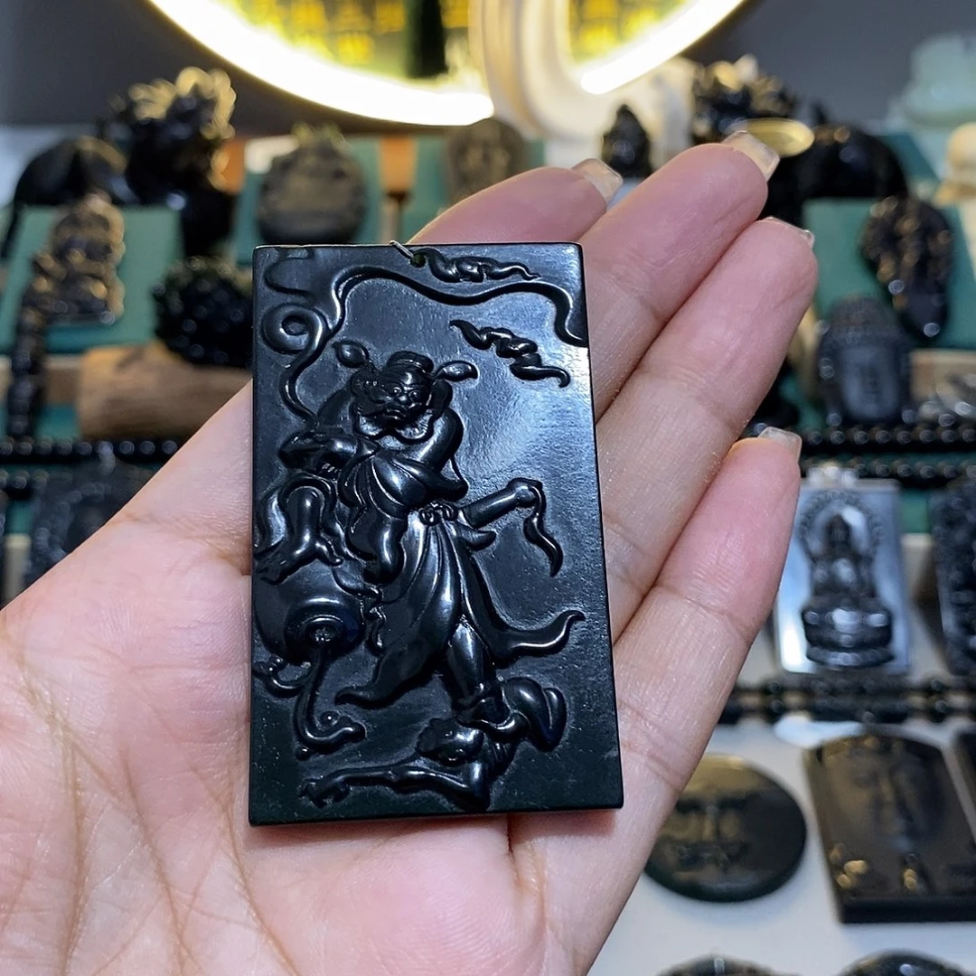 小***童蛇纹石玉未镶嵌颈饰