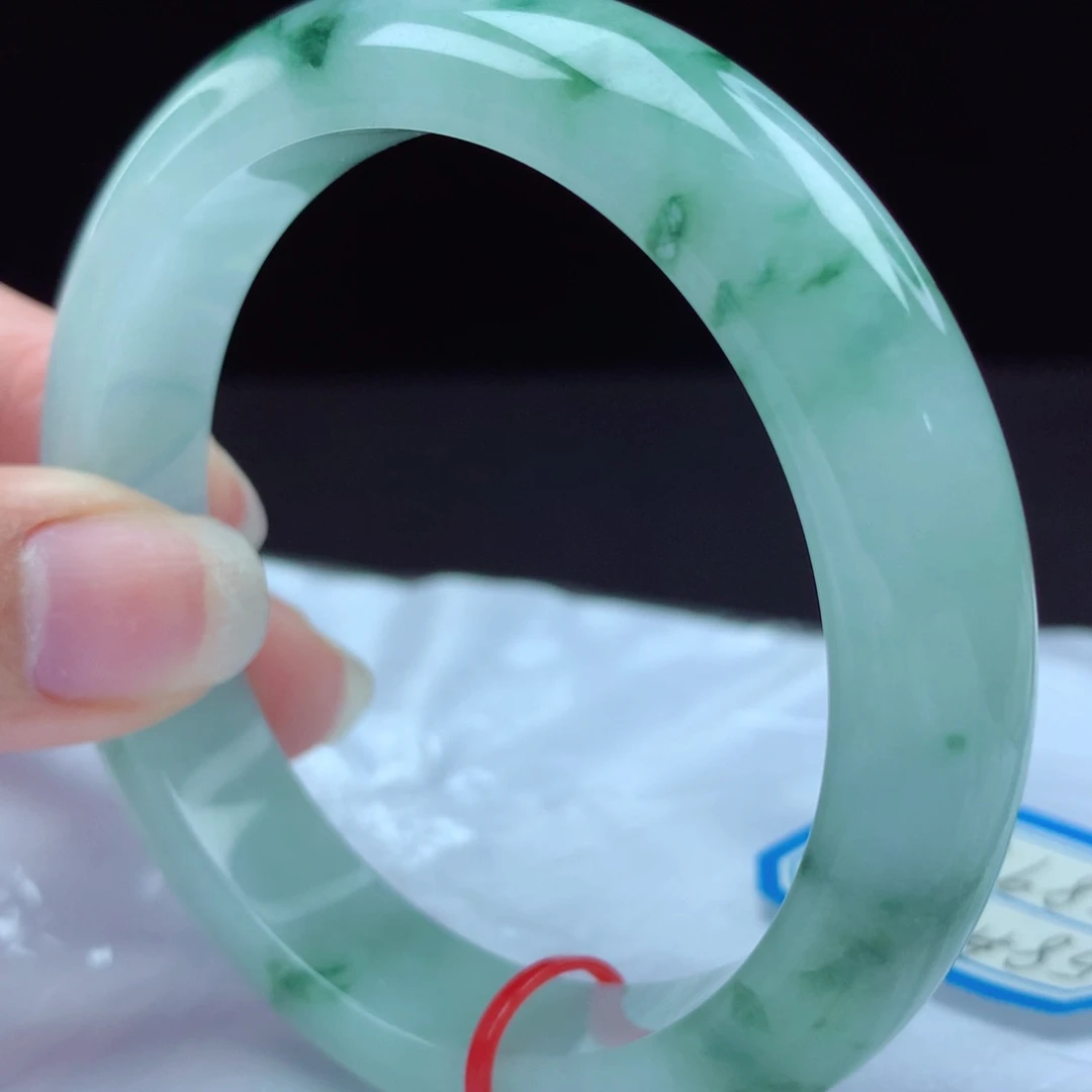 未镶嵌手镯翡翠一****?89121，