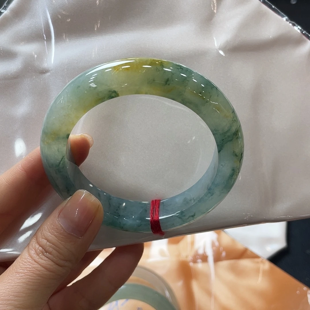 翡翠手镯未镶嵌翡翠手镯