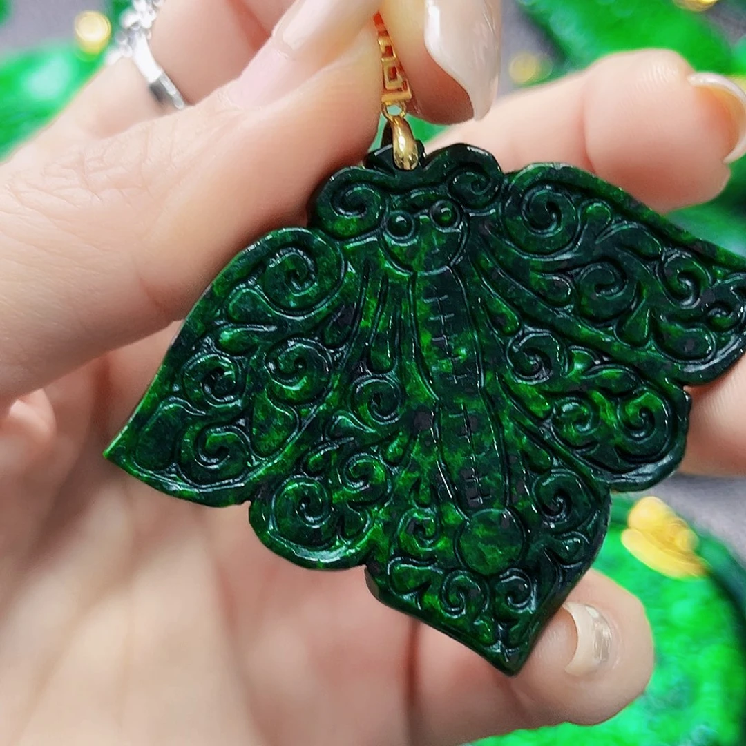 颈饰18K金镶嵌翡翠