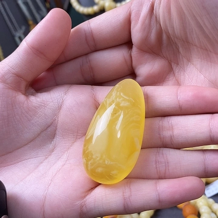 裸石琥珀未镶嵌水滴