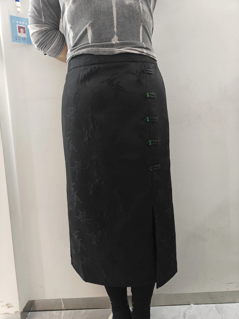 85  女士印花长筒裙