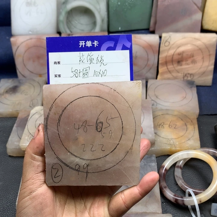 石英质玉手镯未镶嵌花*悦定制手镯