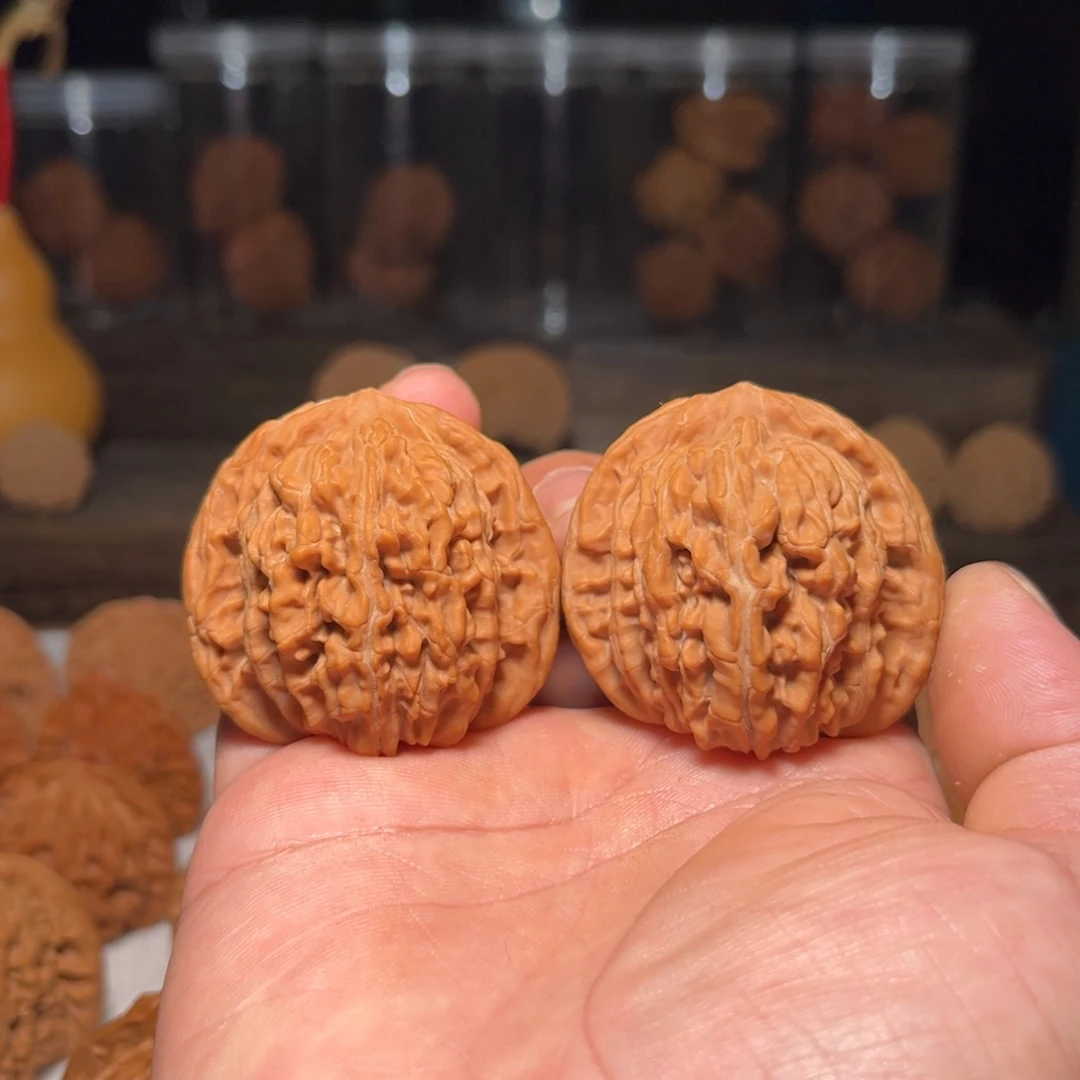 M***z文玩核桃吊坠四座楼