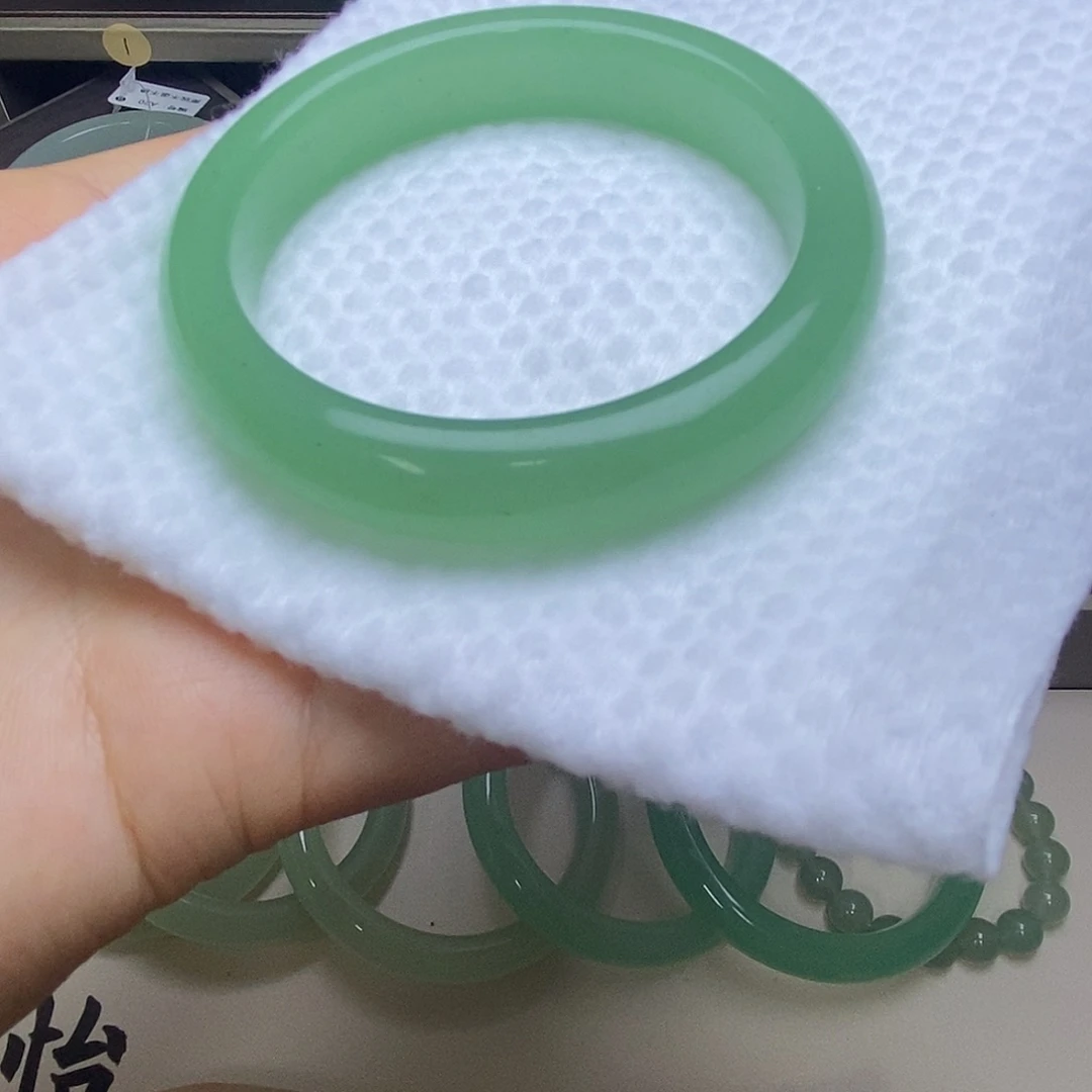 东陵石未镶嵌手镯