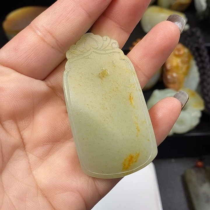 大***镇和田玉未镶嵌颈饰