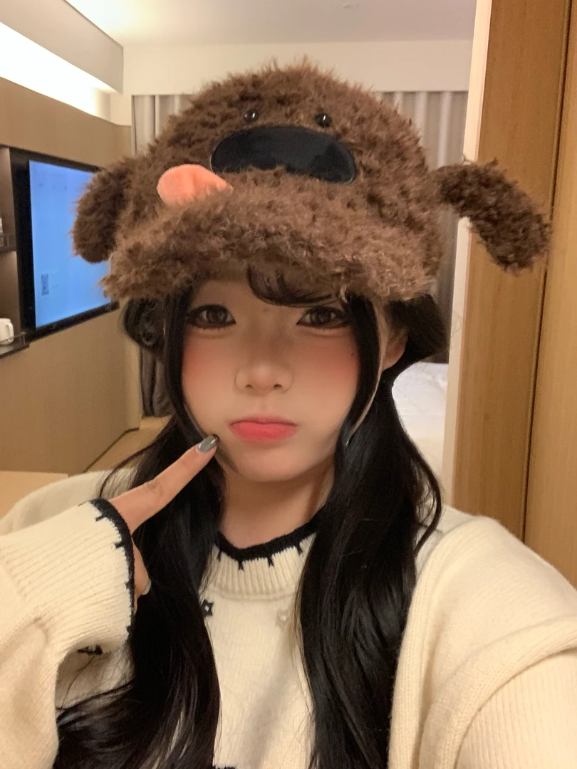 自制可爱吐舌小狗帽子秋冬情侣毛绒帽子时尚百搭显脸小棒球帽