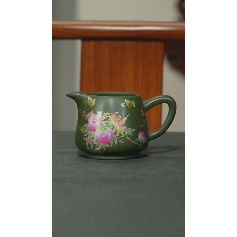 0080宜兴原矿绿泥手绘石榴寿桃公道杯紫砂