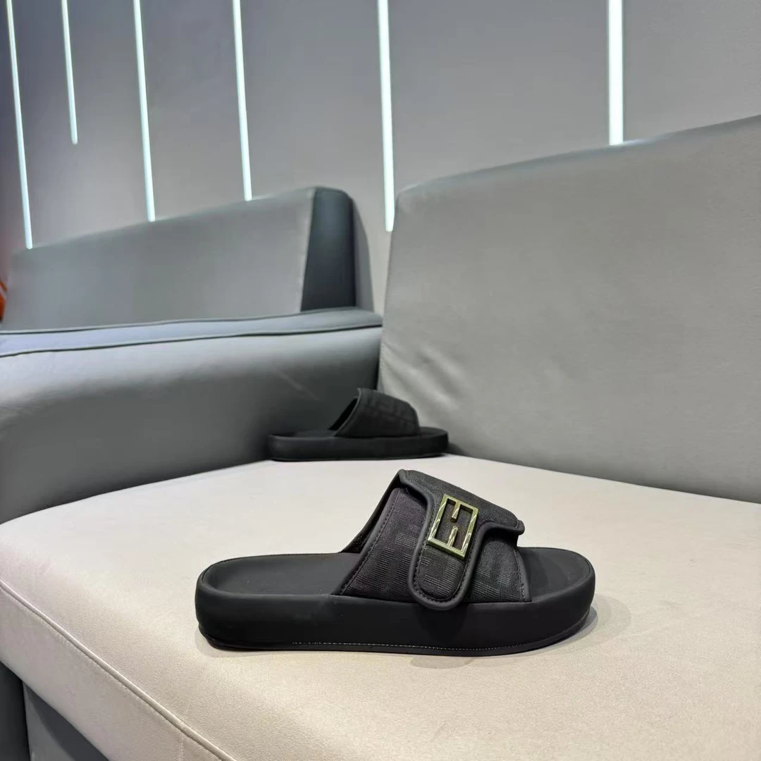 夏季新款时尚百搭高端字母防滑底一字拖外穿拖鞋88618