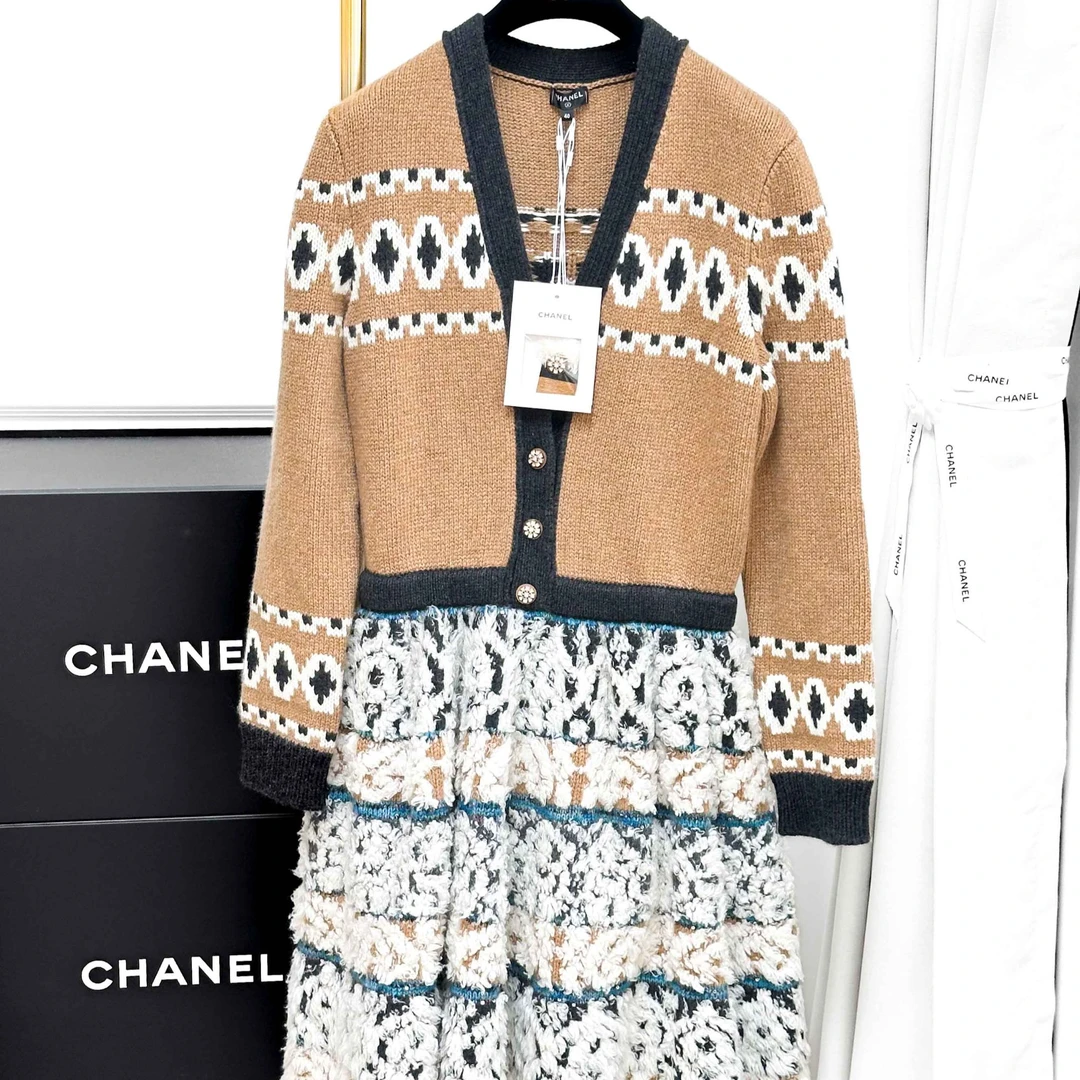 99新 Chanel/香奈儿 40码雪地系列卡其色拼白色长袖连衣裙