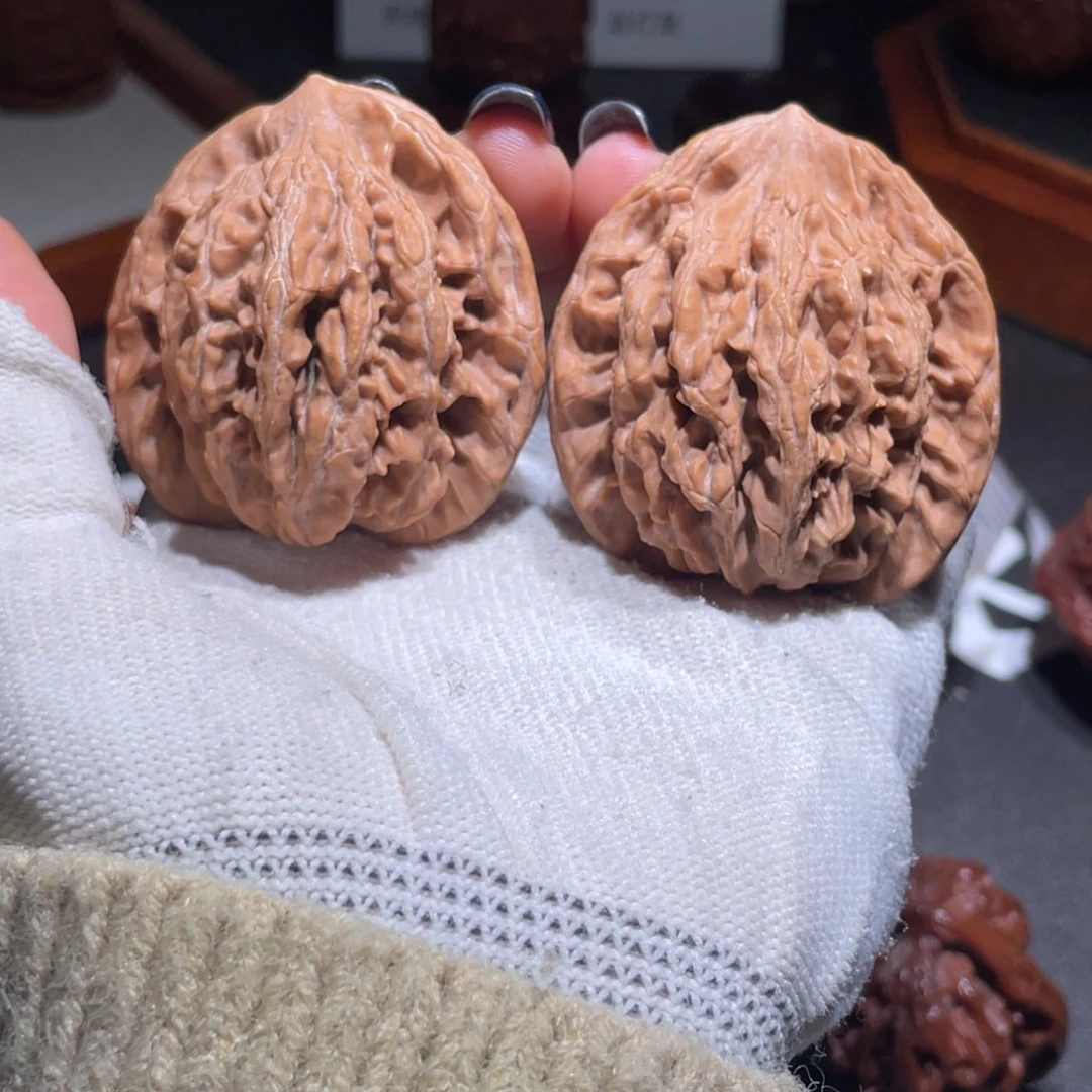 文玩核桃吊坠44.40虎头9711