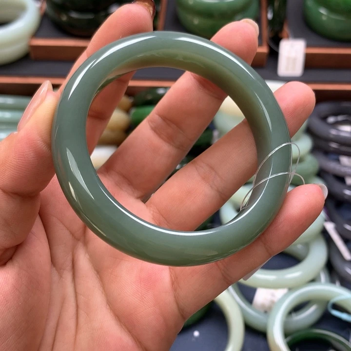 【闪购商品】未镶嵌手镯和田玉