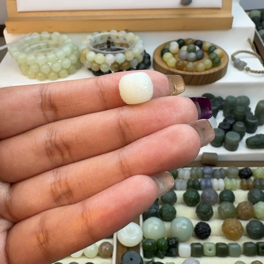 @***秋和田玉未镶嵌珠宝半成品