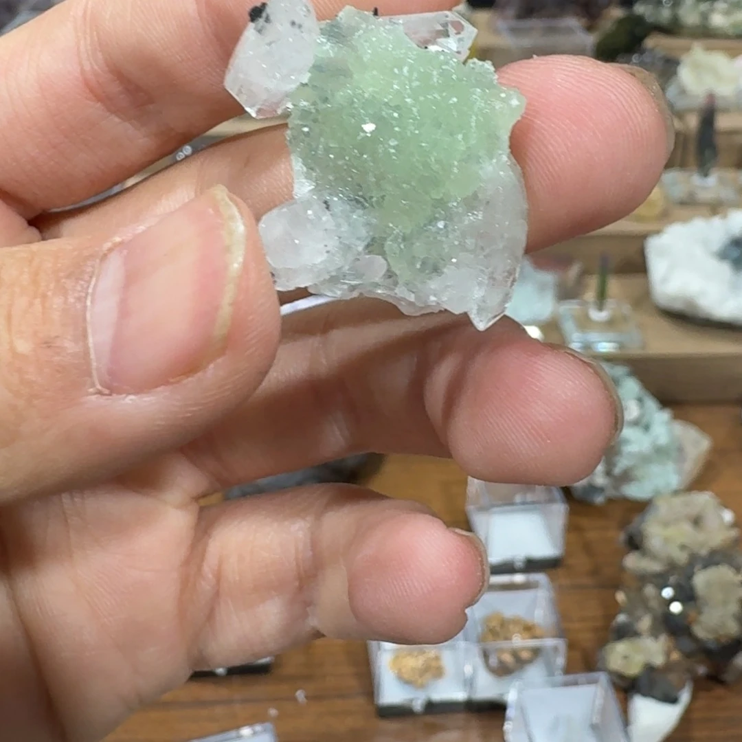 月下珠宝严选矿物