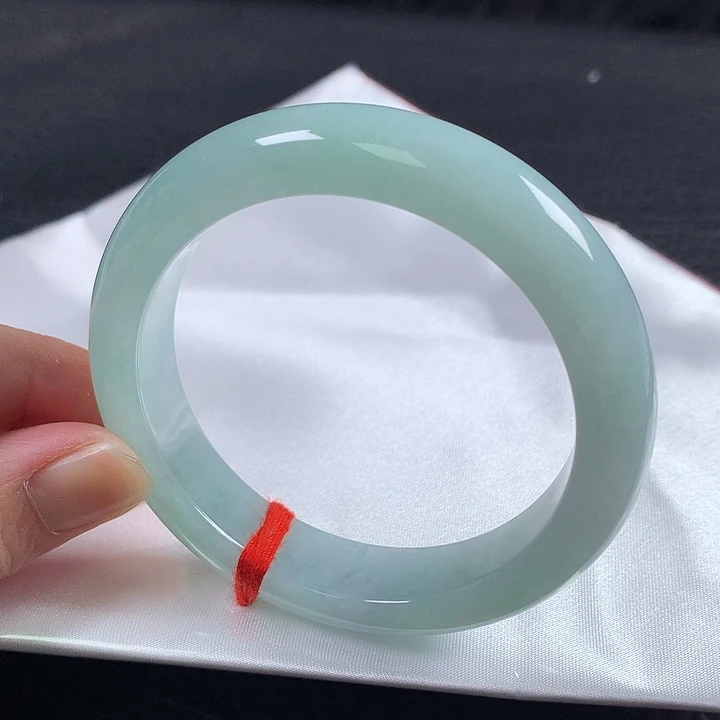 翡翠未镶嵌手镯