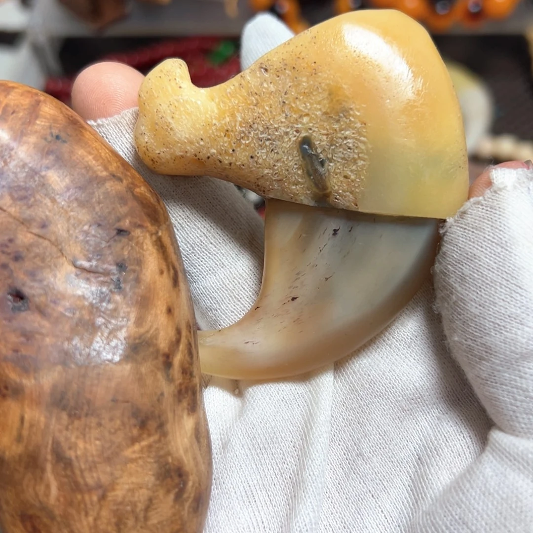 非洲檀香无事牌手把件