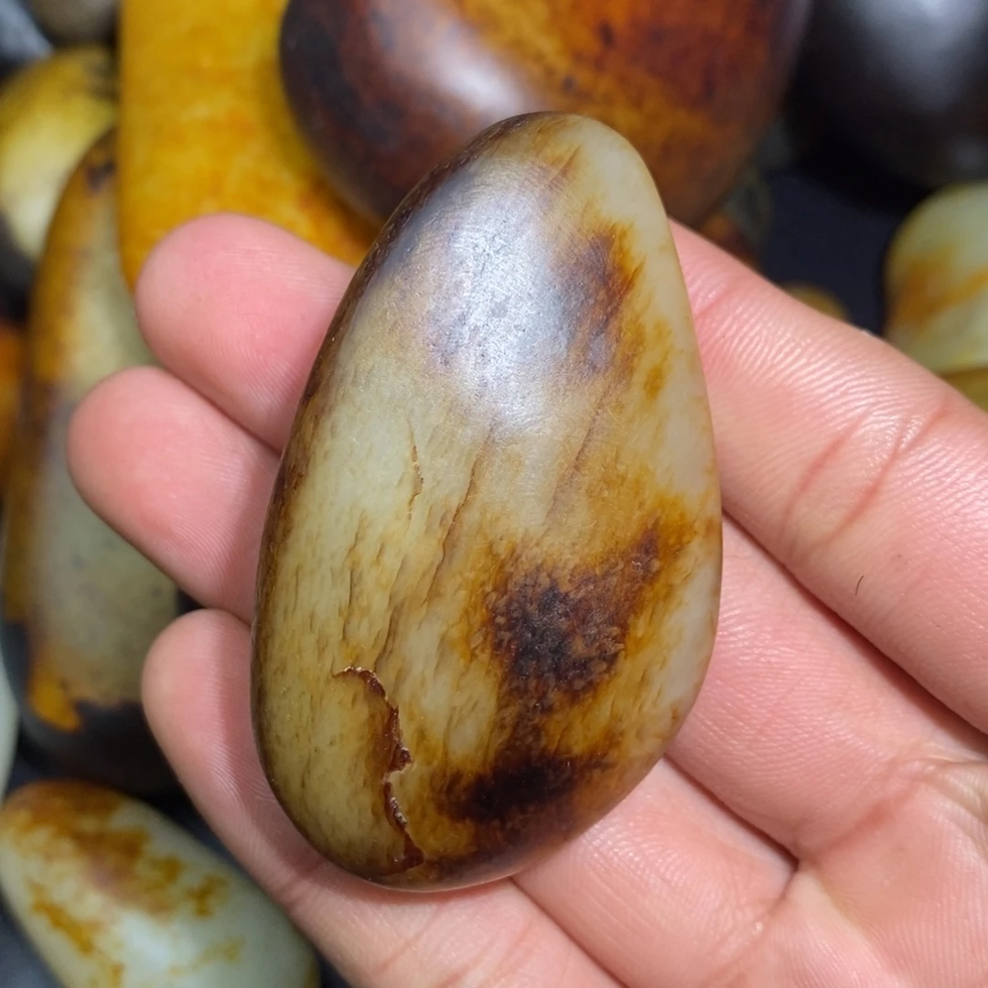 和田玉未镶嵌珠宝奇石