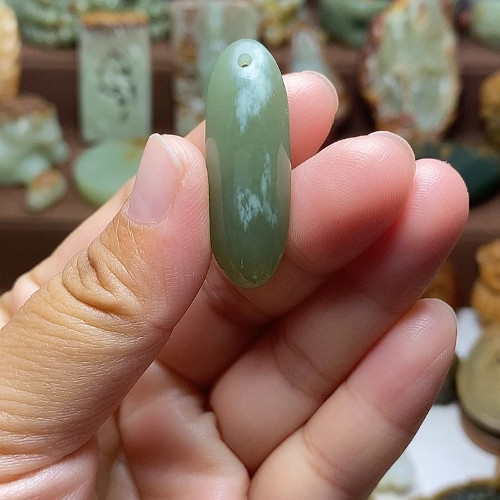 岫岩老玉（透闪石质玉）未镶嵌颈饰