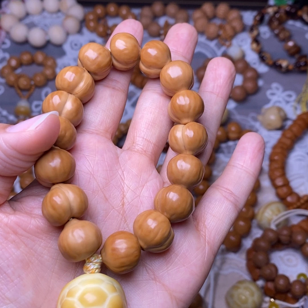 把件猴头核桃柯基屁桃龟甲