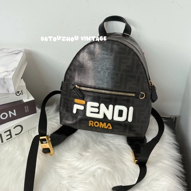 95新 FENDI/芬迪 老花双肩包qy