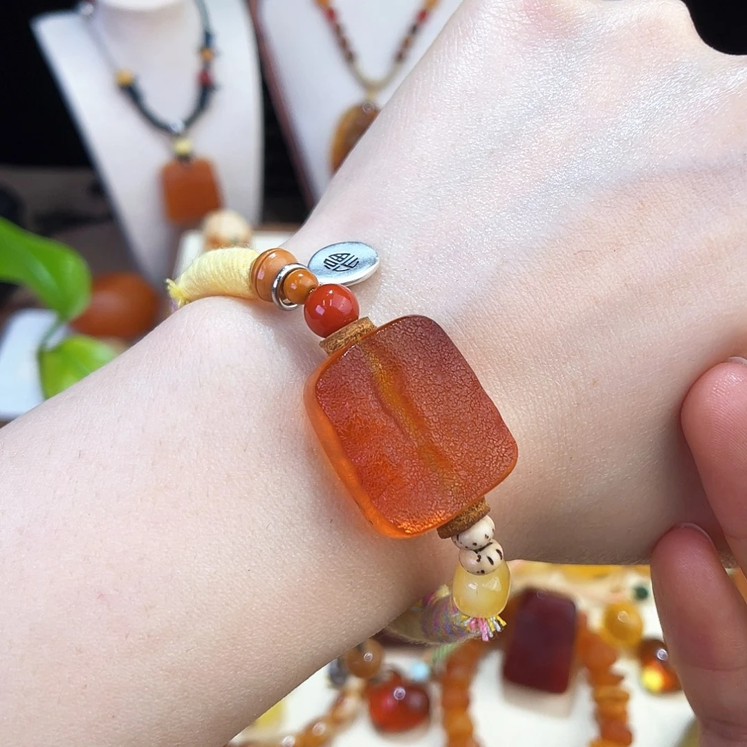 未镶嵌琥珀珠宝奇石，